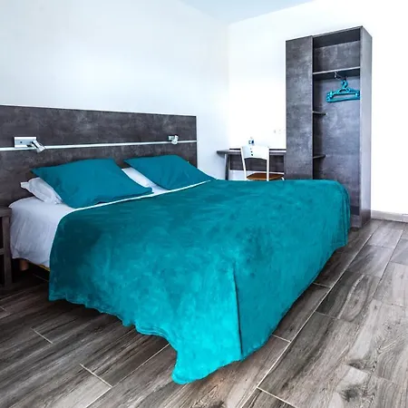 De La Gare 酒店 Surgères