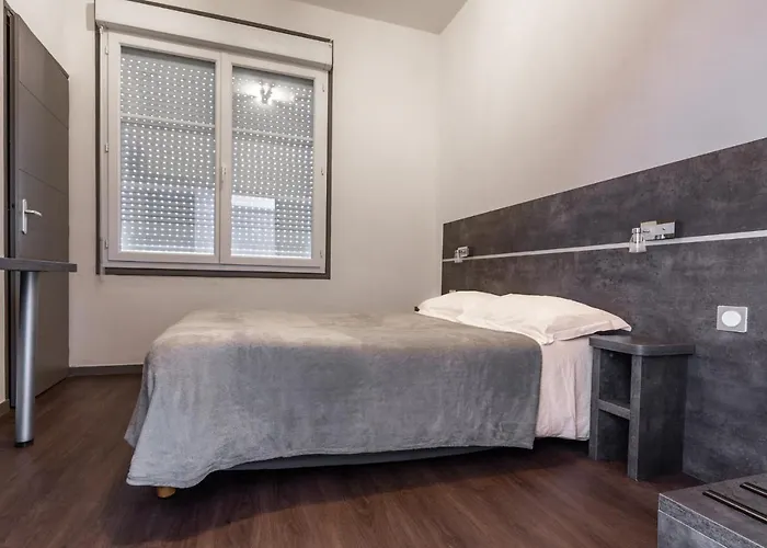 De La Gare Hotel Surgères